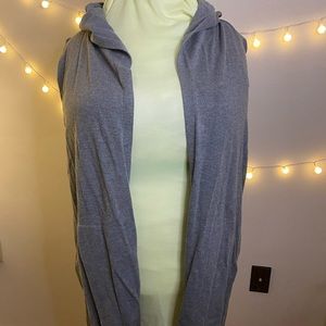 Long lightweight sweater vest with hood